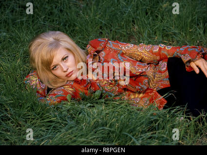 Studio Werbung immer noch von "Bonnie und Clyde" (1967), Warner Bros. Faye Dunaway Datei Referenz # 33635 519 THA Stockfoto