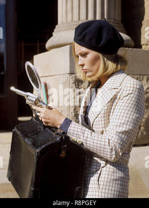 Studio Werbung immer noch von "Bonnie und Clyde" (1967), Warner Bros. Faye Dunaway Datei Referenz # 33635 521 THA Stockfoto