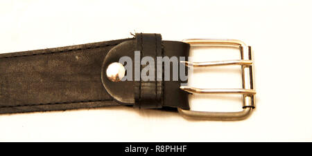 Schwarz Leder Gürtel auf weißem Hintergrund Stockfoto