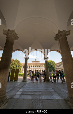 Vertikale Ansicht von der Universität Mailand, Italien. Stockfoto