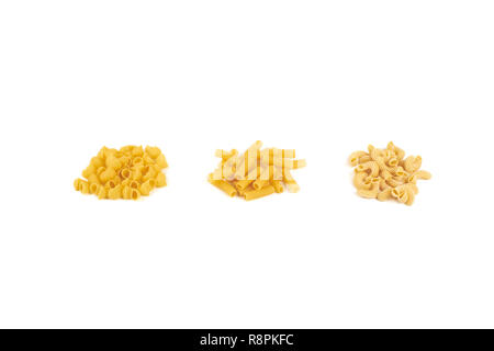 Verschiedene Arten von Pasta auf weißem Hintergrund. Stockfoto