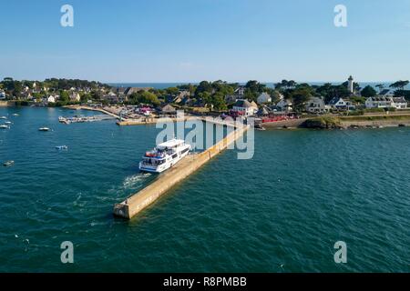 Frankreich, Morbihan, Golf von Morbihan, Regionaler Naturpark der Golf von Morbihan, Quiberon Bay, Halbinsel Rhuys, Arzon, Port-Navalo, Fähre im Eintrag des Golfs von Morbihan Port Navalo Stockfoto