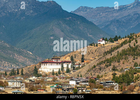 Paro Dzong und Ta Dzong, Paro, Bhutan Stockfoto