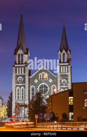 Kanada, Quebec, Capitale-Nationale Region Charlevoix, Baie St-Paul, Stadt, Kirche, Dämmerung Stockfoto