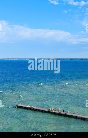 Italien, Lombardei, Gardasee, Sirmione, Strand, Gardasee Jetee Stockfoto