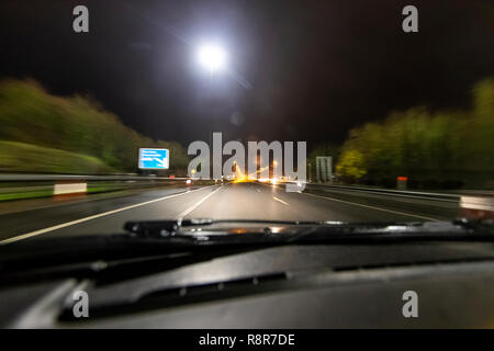 19:00 Uhr Sonntag, 16. Dezember 2018: Das letzte Ticket. Letzte Fahrt über die M48 Severn Bridge vor der Maut sind vollständig abgeschafft. Stockfoto