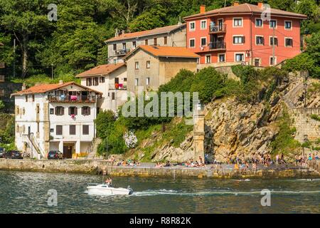 Spanien, Guipuzkoa, aalen Sie sich Land, Pasaia, Blick auf pasaia Donibane Stockfoto