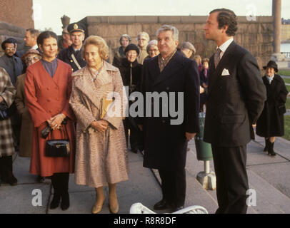 NICOLAE CEAUSESCU, Generalsekretär der Rumänischen Kommunistischen Partei auf Besuch in Stockholm und vom schwedischen Königspaar begrüßt Stockfoto