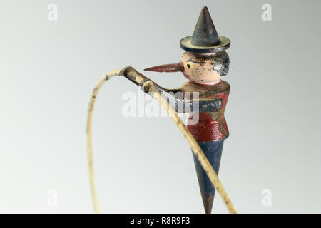 Vintage Pinocchio Pendel Spielzeug Schaukel im Gleichgewicht Stockfoto