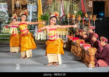 Indonesien, Bali, Ubud, Legong Tanz im Puri Agung Peliatan Tempel Stockfoto