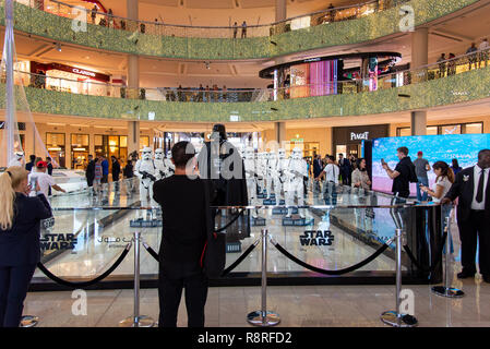 Dubai, Vereinigte Arabische Emirate - Dezember 11, 2018: Star Wars in der Dubai Mall zeigen Stockfoto