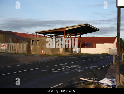 Stillgelegte Zollstation an der irischen Grenze Stockfoto