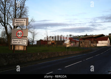 Stillgelegte Zollstation an der irischen Grenze Stockfoto