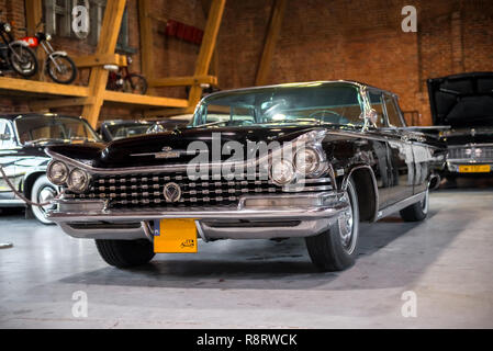 Topacz, Polen - Oktober 13, 2018: Schwarz retro Auto Museum, 1959 Buick Electra hardtop Sedan Stockfoto