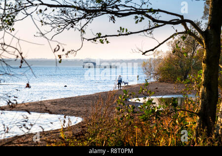 Lough Neagh Sonnenuntergang an der Antrim Stadt Stockfoto