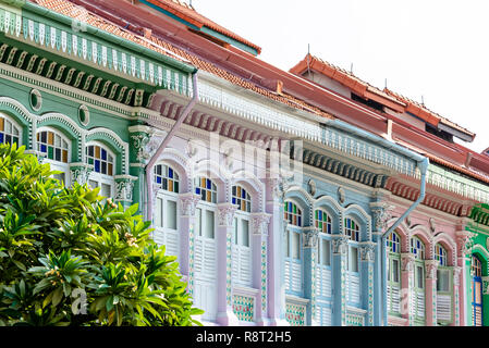 Architektur Details von Koon Seng Road pastell Hue traditionelle Paranakan Geschäftshäuser, Katong, Singapur Stockfoto