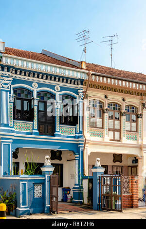 Architektur Details von Koon Seng Road pastell Hue traditionelle Paranakan Geschäftshäuser, Katong, Singapur Stockfoto