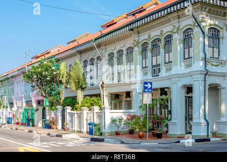 Architektur Details von Koon Seng Road pastell Hue traditionelle Paranakan Geschäftshäuser, Katong, Singapur Stockfoto