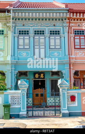 Architektur Details von Koon Seng Road pastell Hue traditionelle Paranakan Geschäftshäuser, Katong, Singapur Stockfoto