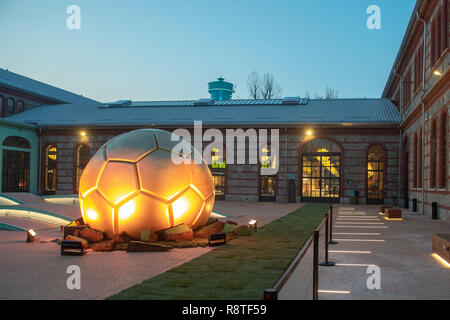 Turin, Italien. 17. Dezember, 2018. Golden Boy Awards 2018 - die Auszeichnung als beste U-21 in Europa durch Tuttosport. Im Bild: Eingang des OGR der Credit: LaPresse/Alamy leben Nachrichten Stockfoto