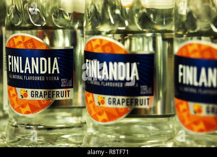 Kiew, Ukraine. 16 Dez, 2018. Finlandia Wodka graperuit im Laden gesehen. Quelle: Igor Golovniov/SOPA Images/ZUMA Draht/Alamy leben Nachrichten Stockfoto