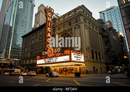 Chicago, USA. 17. Dezember 2018. Chicago Theater hosts Sell-out zeigt von der Schauspielerin und Comedienne Amy Schumer. Credit: Stephen Chung/Alamy leben Nachrichten Stockfoto