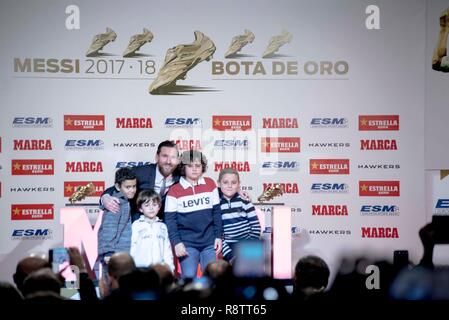 Barcelona, Spanien. 18. Dezember, 2018. Fußballspieler Leo Messi bei Lieferung des Gold Boot 2018 in Barcelona am Dienstag, den 18. Dezember 2018 Credit: CORDON Cordon Drücken Sie die Taste/Alamy leben Nachrichten Stockfoto