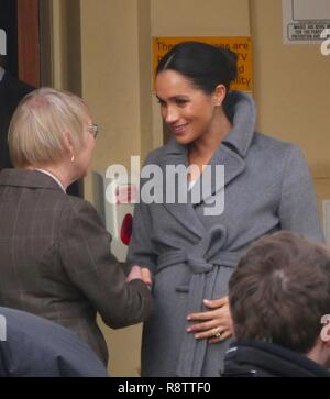 London, Großbritannien. 18. Dezember, 2018. Meghan Markle Herzogin von Sussex, Brinsworth Haus, Twickenham, London, Großbritannien, 18. Dezember 2018 Quelle: Wird Mills/Alamy leben Nachrichten Stockfoto