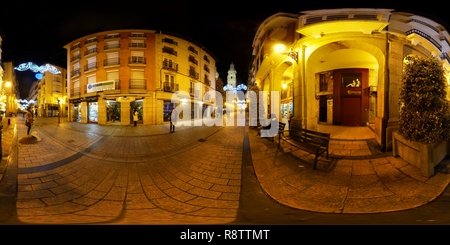 360 Grad Panorama Ansicht von Luces de Fiestas de Navidad en Logroño (1)