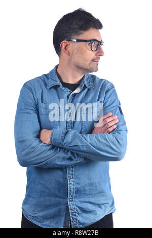 Porträt eines Mannes Profil mit verschränkten Armen auf Weiß Stockfoto