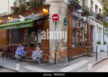 Die traditionellen französischen Café Au Bougnat für Weihnachten, Paris, Frankreich eingerichtet. Stockfoto