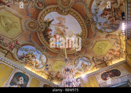 Innenraum Deckengemälde in der Reggia di Caserta Eingang Königspalast von Caserta Stockfoto