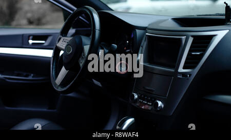 Blick in das Innere eines modernen Automobils zeigt die dashboar Stockfoto