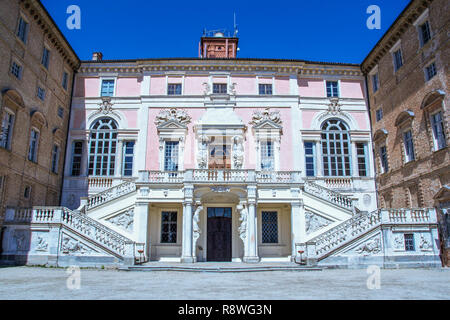 Bossolasco schloss, Langhe, Piemont, Italien Stockfoto