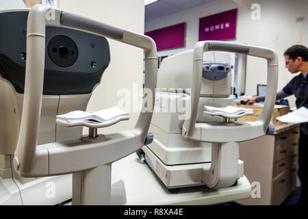 Miami Beach Florida, Optiker Optiker Geschäft, Augenuntersuchung Ausrüstung Tonometer Druckmessung, FL181205145 Stockfoto