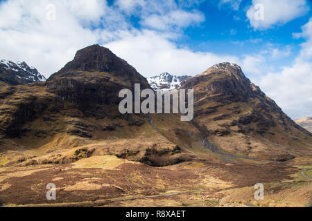 Drei Schwestern, in die verborgenen Tal in Glencoe, Scottish Highlands führt. Stockfoto