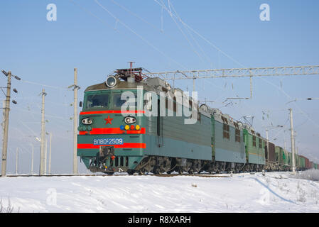 Nowosibirsk, Russland - Januar 24, 2018: Lokomotive oder Motor ist ein Fahrzeug, dass die Motive Power sorgt für einen Zug. Stockfoto