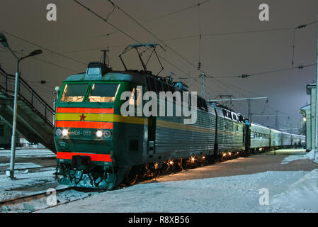 Nowosibirsk, Russland - Januar 24, 2018: Lokomotive oder Motor ist ein Fahrzeug, dass die Motive Power sorgt für einen Zug. Stockfoto