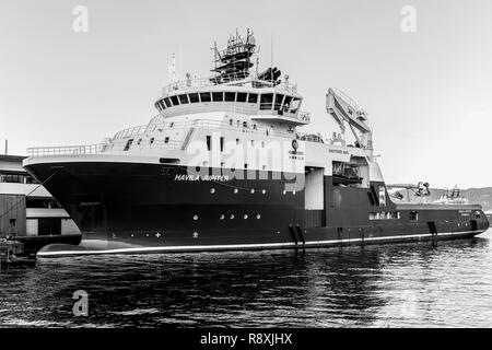 Offshore AHTS Anchor Handling Tug Supply Vessel Havila Jupiter neben in Bergen, Norwegen. Stockfoto