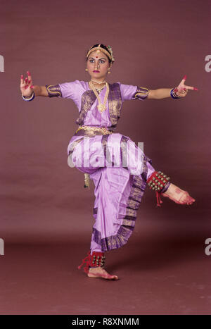 Bharatnatyam, Klassischer indischer Tanz, indische Dame zornig Körperhaltung HERRN Nr. 469 Stockfoto