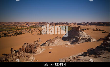 Antenne Panoramablick auf der Ounianga Serir Seen, Ennedi, Tschad Stockfoto