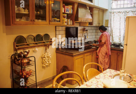 Frauen Kochen in der Küche Stockfoto