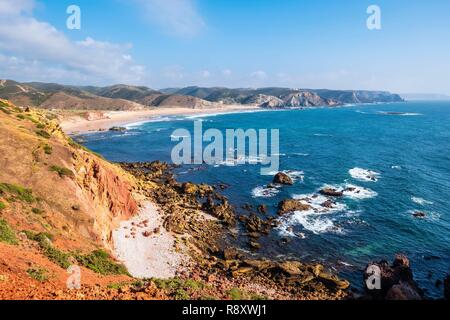 Portugal, Algarve, Süd-west Alentejano und Costa Vicentina, Carrapateira auf der Rota Vicentina Wanderweg, die Schleife der Pontal da Carrapateira, Praia do Amado Stockfoto