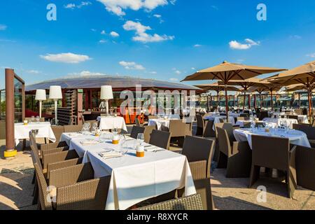 Frankreich, Paris, Musée du Quai Branly, das Restaurant Les Ombres Sur Le Toit Stockfoto