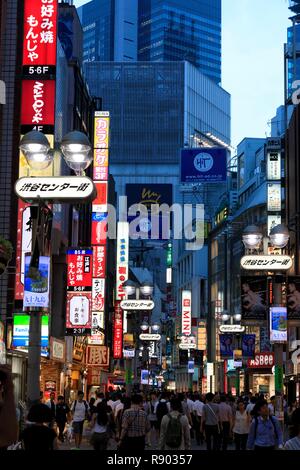 Japan, Insel Honshu, Tokio, Shibuya, Fußgängerzone Stockfoto