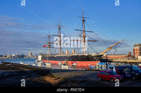 HMS Warrior erste gepanzerte Schiff der Marine, in Portsmouth dockyard von der Festplatte, Portsea gesehen Stockfoto