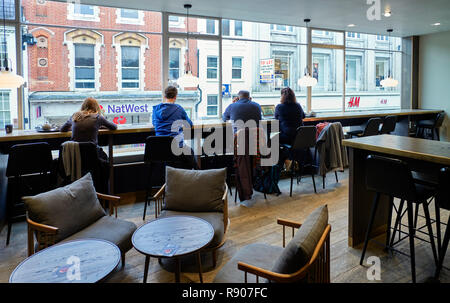 Interieur von Ole & Steen Scandi Bäckerei in Richmond upon Thames Stockfoto