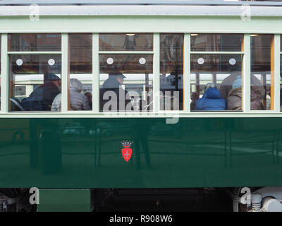 TURIN, Italien - ca. Dezember 2018: Vintage 447 Straßenbahn in Turin Trolley Festival Stockfoto