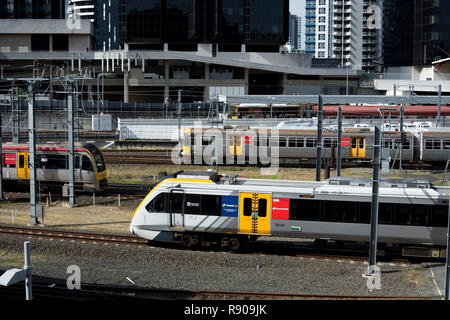 Queensland Rail Züge in der Nähe von Roma Street Station, Brisbane, Queensland, Australien Stockfoto