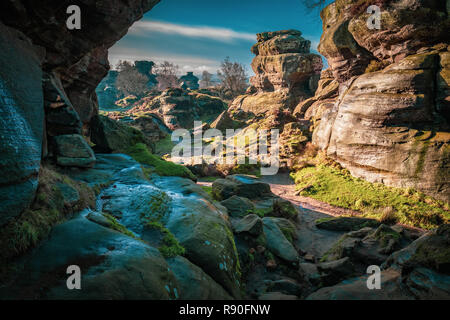 Natürliche Sandstein Felsformationen. Brimham Rocks. Rock Canyon Stockfoto